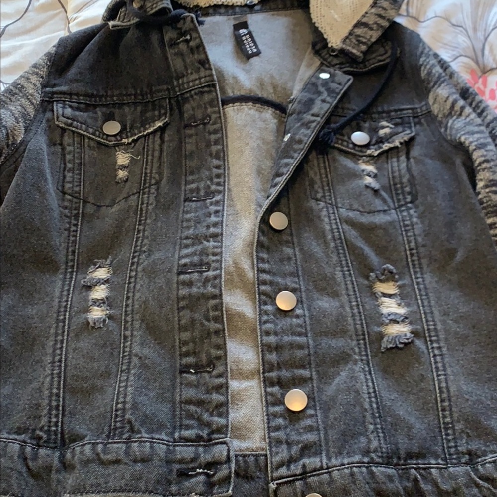 Design Lab Jean Jacket - Size S/P - Picture 3 of 4